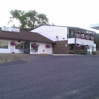 Prineville Richi's Place Grill & Spirits Gas Station